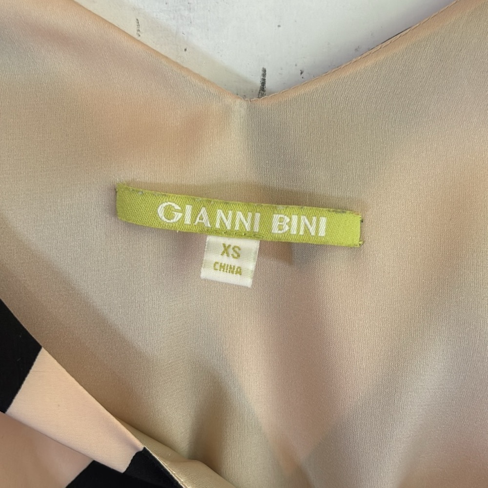 Gianni Bini Women’s Chevron Dress Above the Knee Tan Black Career Pockets Sz XS - Picture 6 of 7